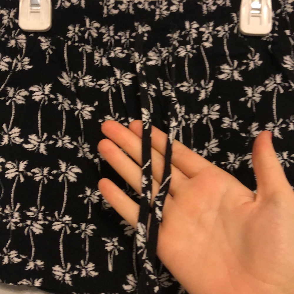 palm tree shorts - Picture 2 of 4